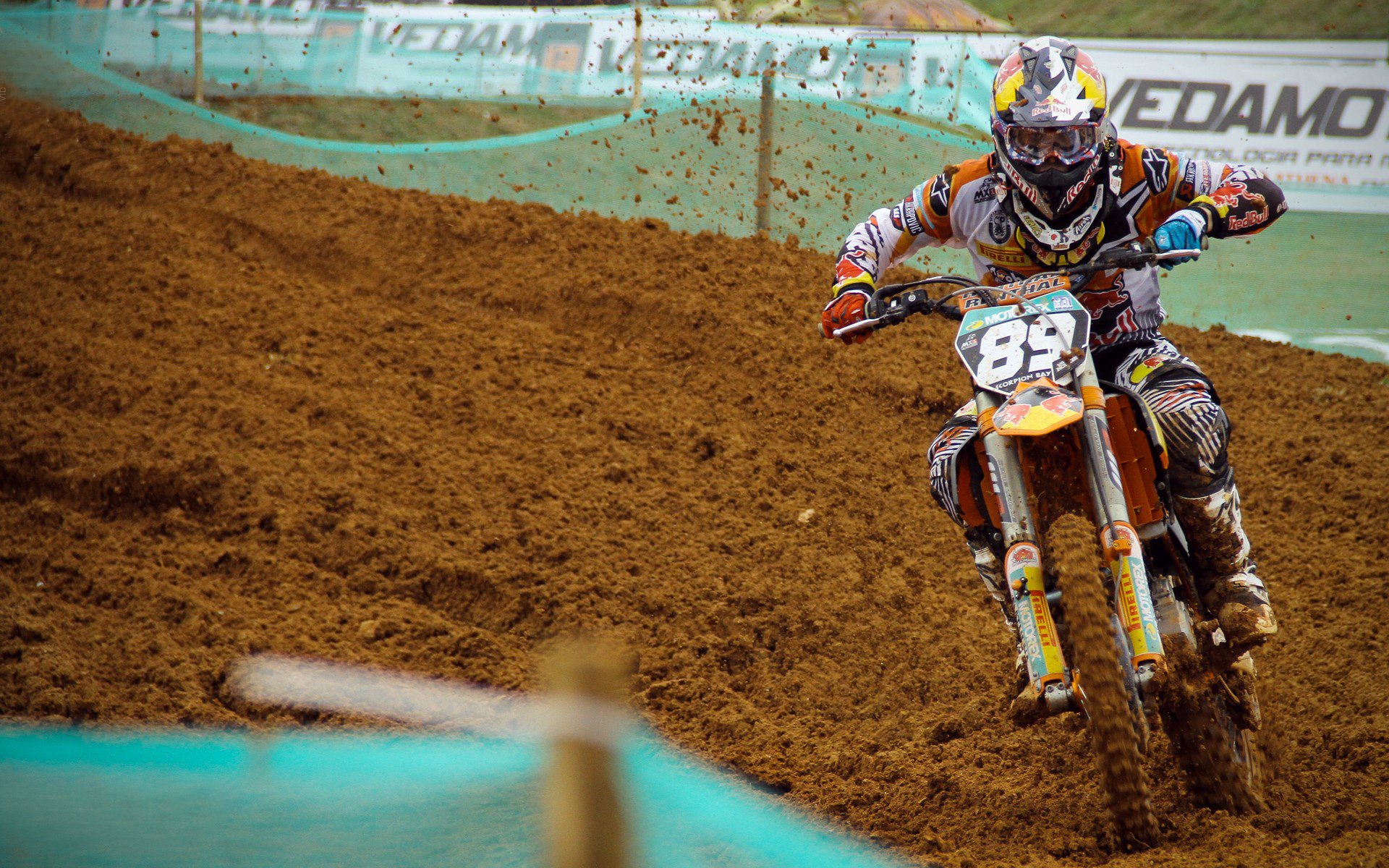 NBA季后赛白热化，苏格兰与沙特，一场跨越篮球与文化的封锁战